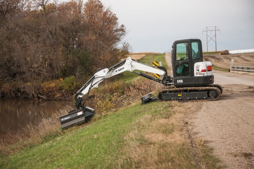 A Bobcat gondol a nyárra